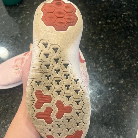 Women’s Nike Free Runs Size 8 - Picture 3 of 5